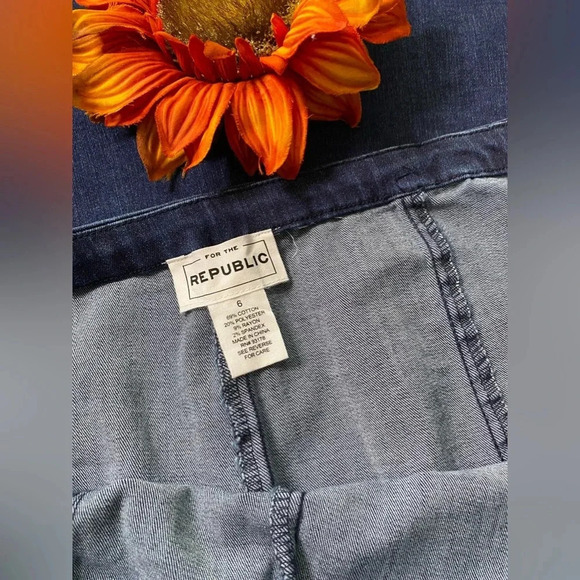 🦋B2G1🦋FOR THE REPUBLIC Hi-Low Raw Hem Bell Bottom Jeans | 6 | - Picture 9 of 10